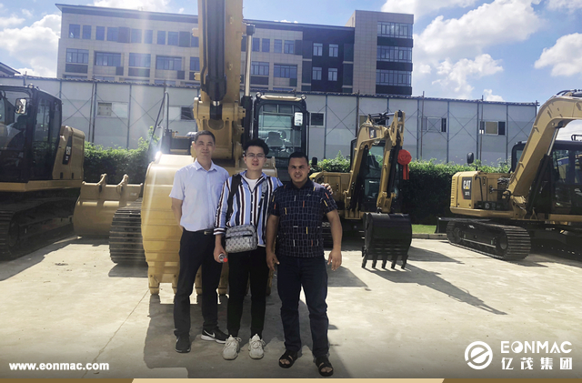 阿尔及利亚客户参观徐工集团、卡特和彭浦工厂