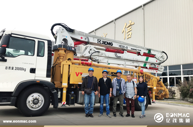 马来西亚客户参观亿茂集团和徐工集团工厂