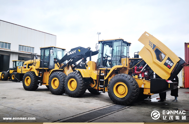 1台三一SCC750A履带起重机和2台SYL956H5轮式装载机