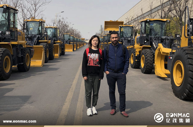 阿尔及利亚客户参观徐工平地机工厂