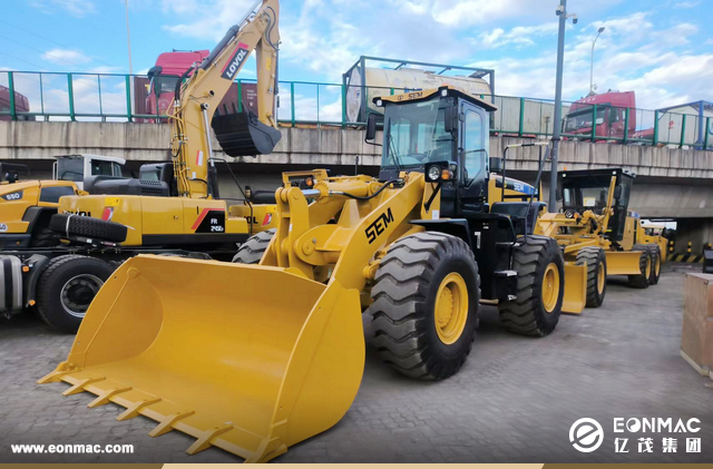 1台山工655D装载机和1台山工919平地机出口利比里亚