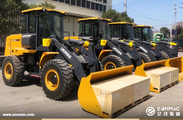 4台徐工LW300KN装载机出口印度尼西亚