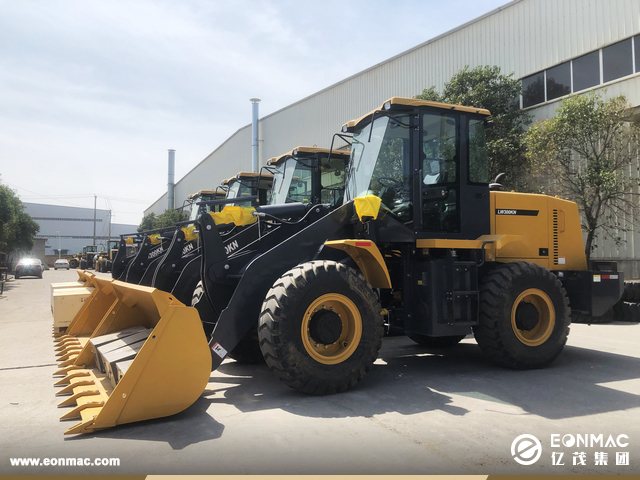 4台徐工LW300KN装载机出口印度尼西亚