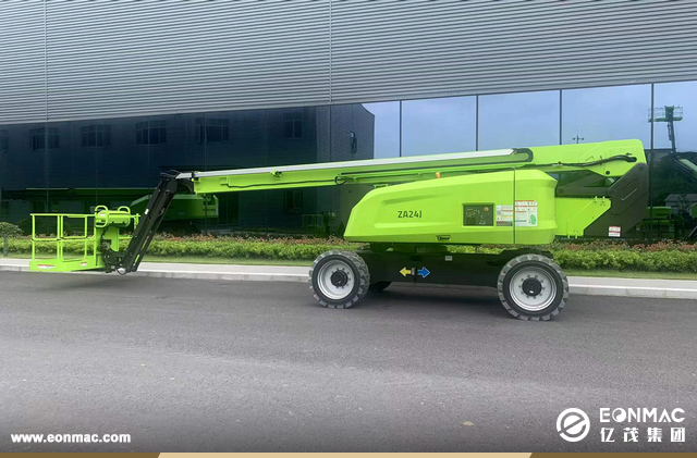 4台运想重工RX1617、中联重科ZA24J和ZT30J升降机出口西班牙